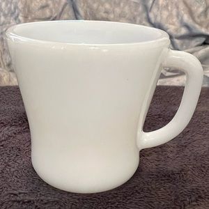 VINTAGE FEDERAL GLASS CO. D HANDLE PLAIN WHITE MILK GLASS  COFFEE/TEA CUP MUG